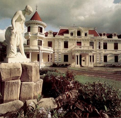 Residencia Las Acacias.jpg