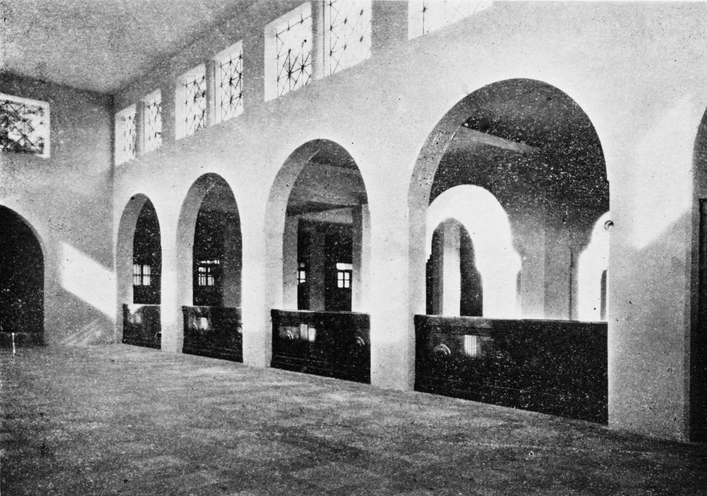 Banco Agrícola y Pecuario y Banco Obrero en Maracay.jpg