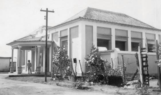 Escuela Simón Bolívar, Cabimas.jpg