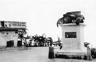 Monumento primer acidente vial mortal.jpg