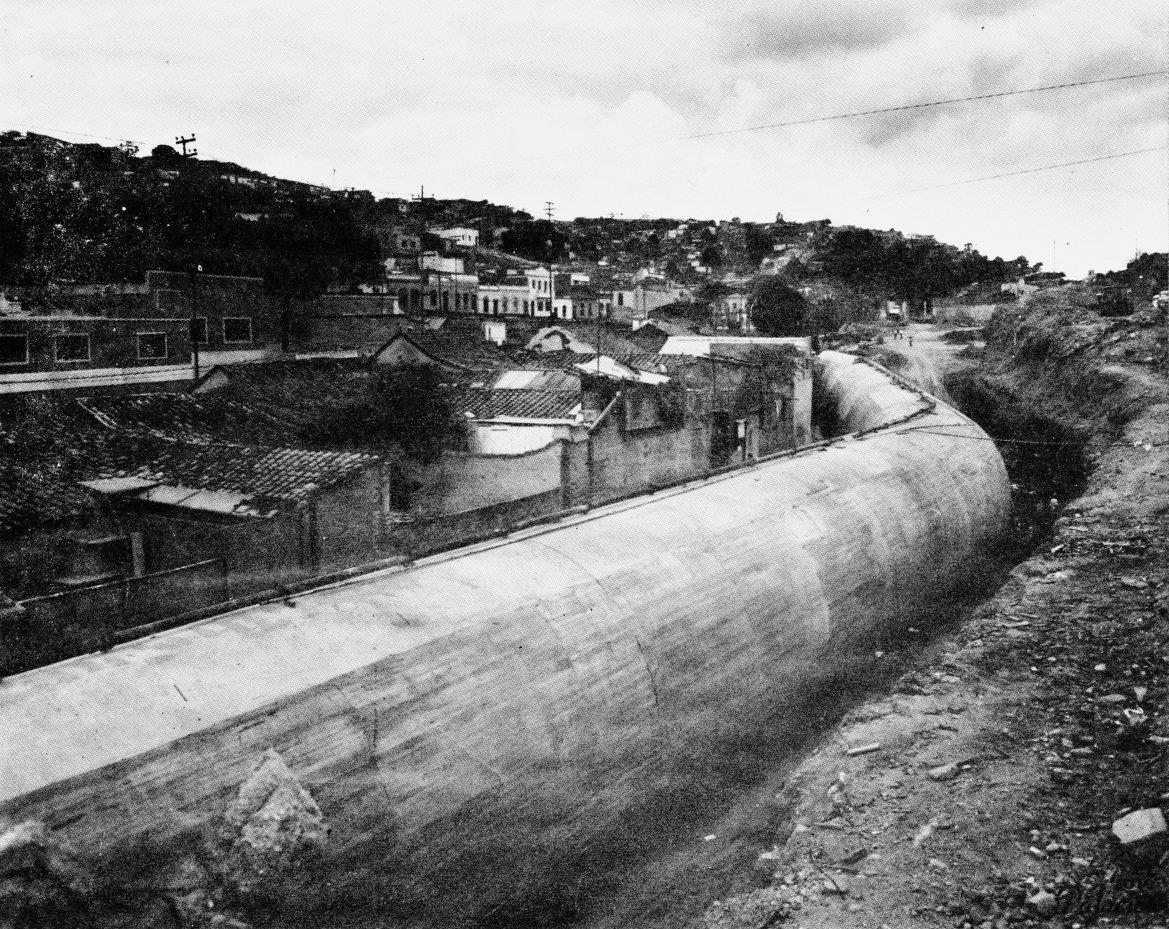 Embaulamiento de la Quebrada Caroata.jpg