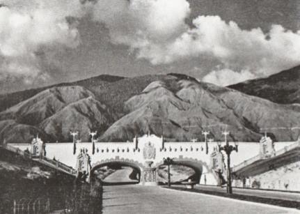 Puente Bolívar Urb. Los Caobos.jpg