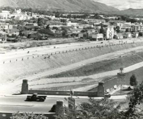 Puente Las Mercedes Caracas.jpg