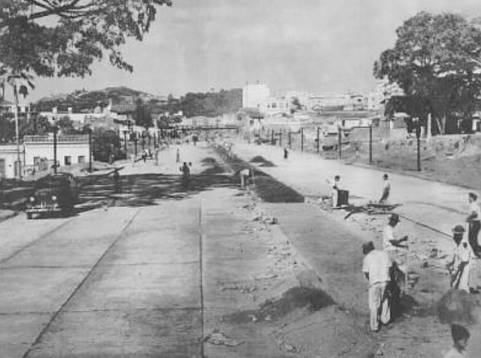 Se inicia la construcción de la Av Bolívar.jpg