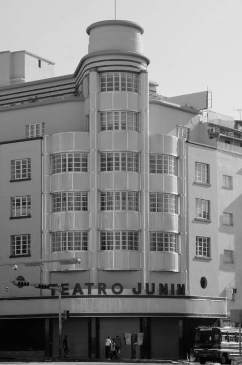 Abre el Teatro Junín.jpg