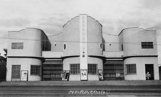 Cine Paramount Maracaibo.jpg