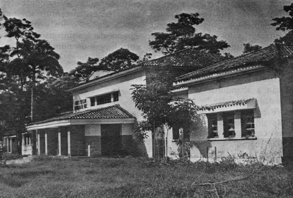 Grupo Escolar República de Chile Barcelona.jpg