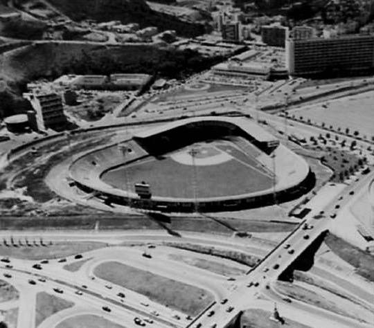 Inauguración del estadio de baseball de la UCV.jpg
