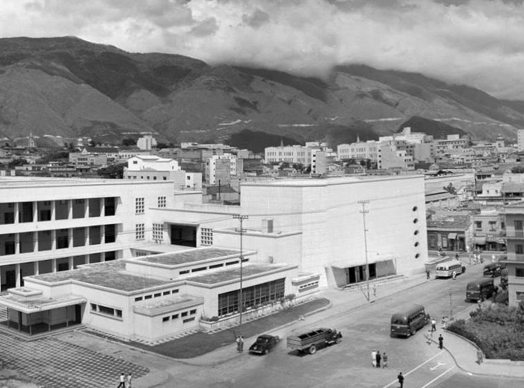 Inauguración del Liceo Fermín Toro.jpg