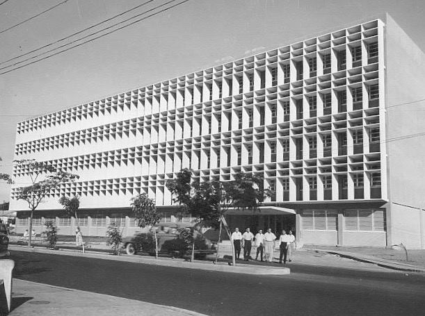 Edificio de la Sun Oil Company Maracaibo.jpg
