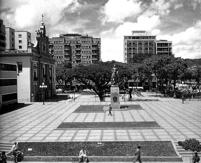 Remodelación de la PLaza Urdaneta La Candelaria.jpg