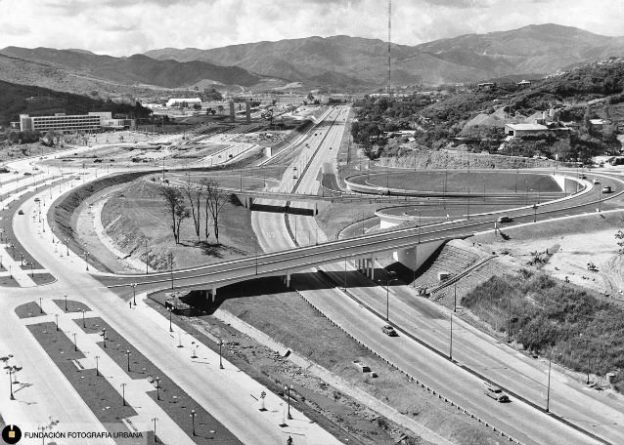 Se inaugura el distribuidor La Bandera.jpg