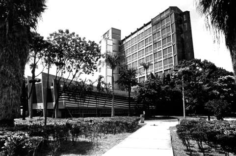 Se inician las clases en la FAU UCV.jpg