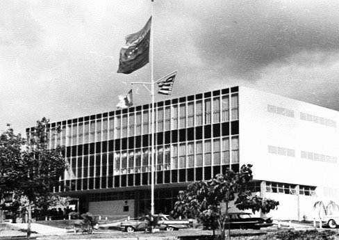 Edificio del Rectorado del Colegio San Ignacio.jpg