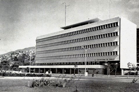Edificio sede de la Electricidad de Caracas en el Litoral Central.jpg