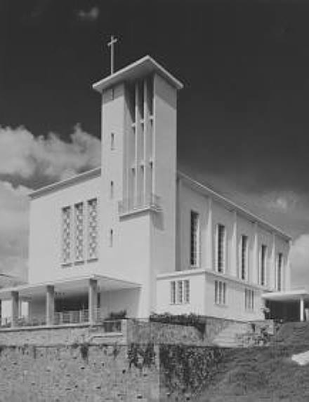 Capilla Colegio San José de Tarbes La Florida.jpg