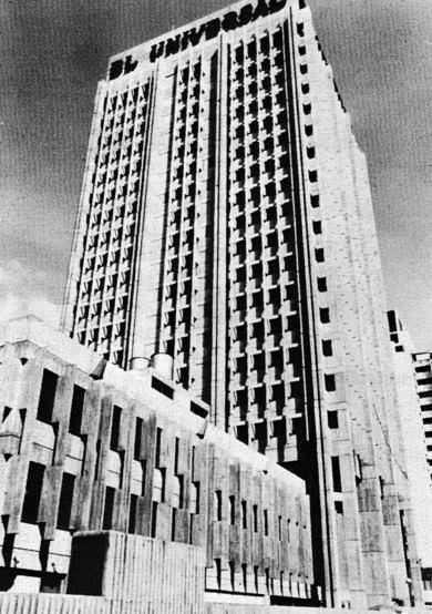 Se inaugura el Edificio El Universal.jpg