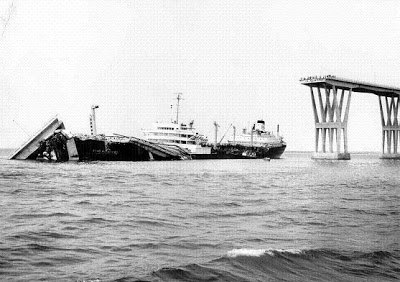 Choque contra el Puente sobre el Lago.jpg