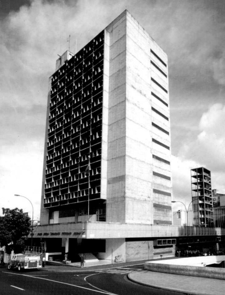 Edificio Sede de los Bomberos de Caracas.jpg