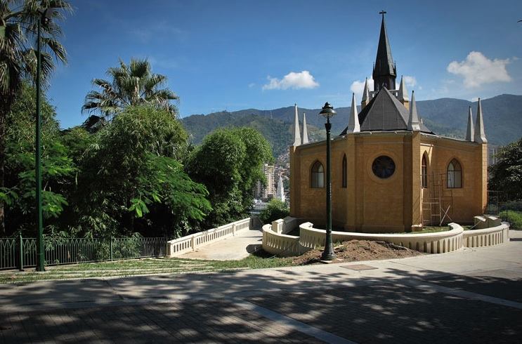 Restauración de la Ermita de Lourdes.jpg