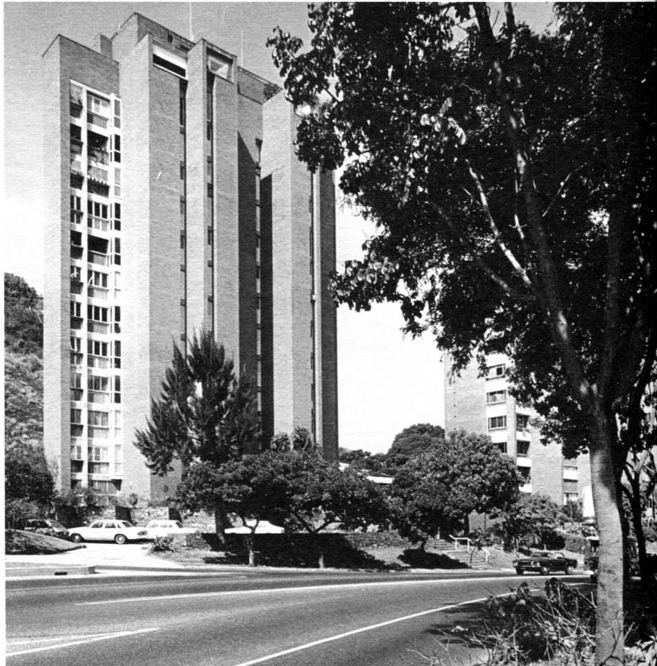 Edificio El Alcaraván.jpg