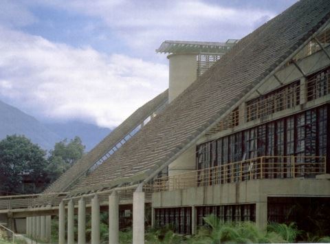 Escuela de Ingenieria Metalurgica.jpg
