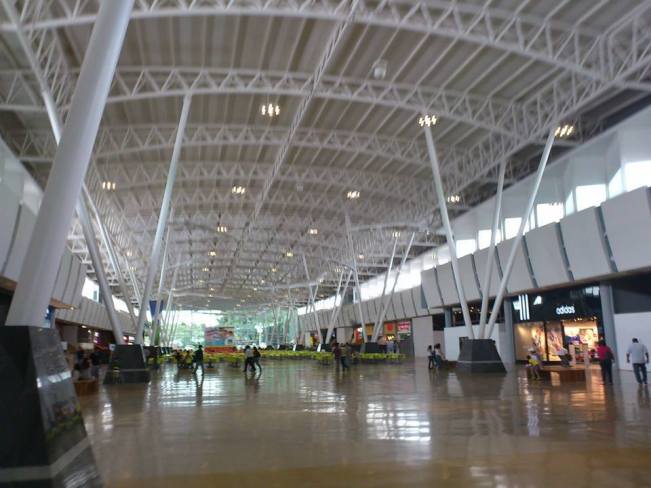 Centro Comercial Parque Los Aviadores Maracay.jpg