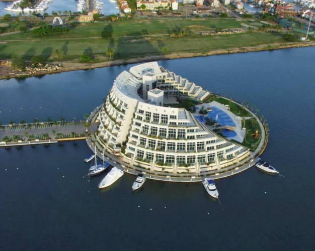 Isla Paraiso Residencias y Yacht Club.jpg