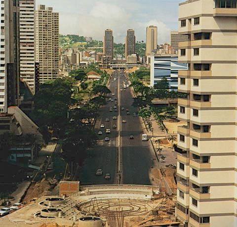 Se comienza la construcción del Palacio de Justicia de Caracas y de la Escuela Cristóbal Rojas.jpg
