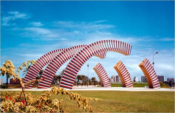 Arco de Inducción Cromática para la Margarita Carlos Cruz-Diez.jpg