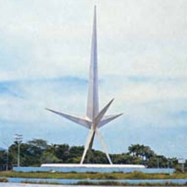 Escultura Rotary Club Puerto La Cruz.jpg