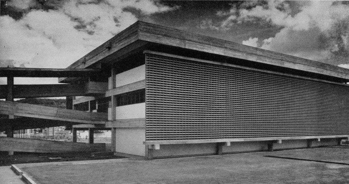 Liceo Urbaneja Achelpol.jpg