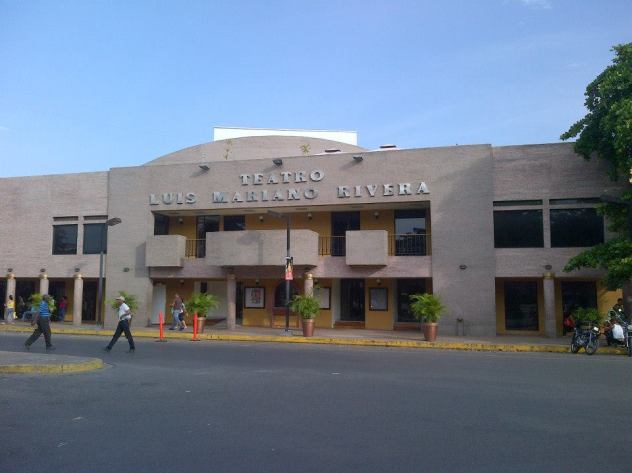 Teatro Luis Mariano Rivera.jpg
