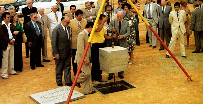 Primera piedra de la Universidad Metropolitana.jpg