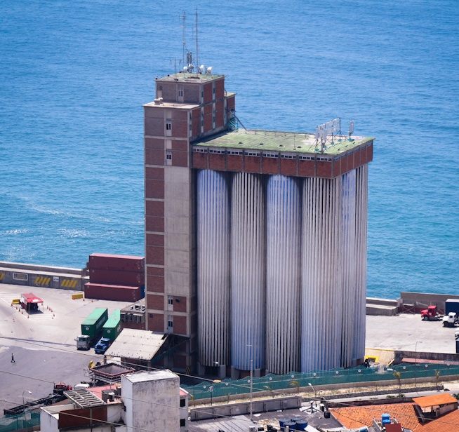 Silos de La Guaira.jpg