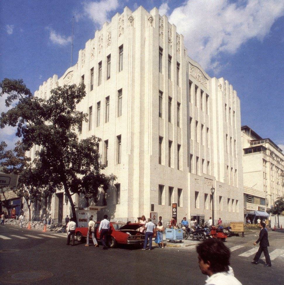 Biblioteca Metropolitana Simón Rodríguez.jpg