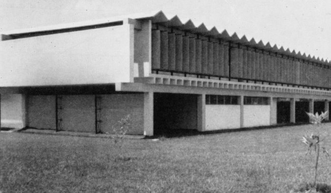 Centro de Profesionales Universitarios Maracay.jpg