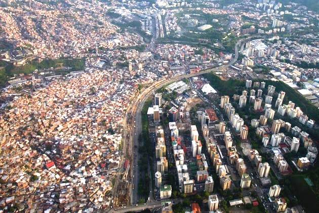 II Foro en Defensa de la Ciudad de Caracas.jpg