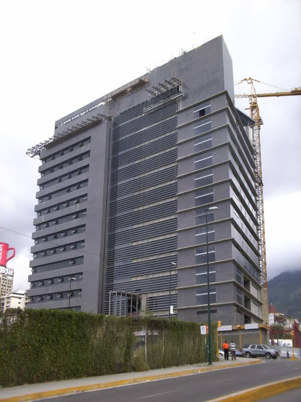 Nueva Torre del Metro de Caracas.jpg