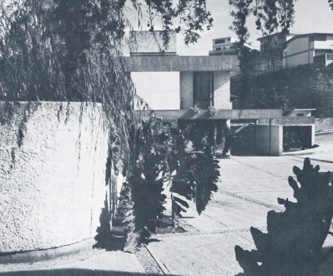 Viviendas en Colinas de La California.jpg