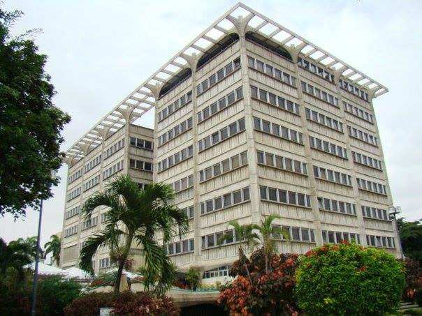 Edificio de la Alcaldía del Municipio Girardot.jpg