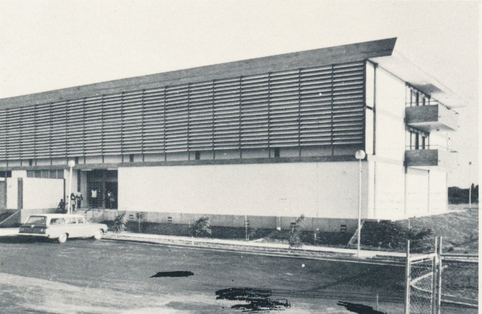 Edificio Residencial de la Casa Sindical de Coro.jpg