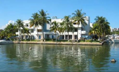 Marina Azul, Lecherias.jpg