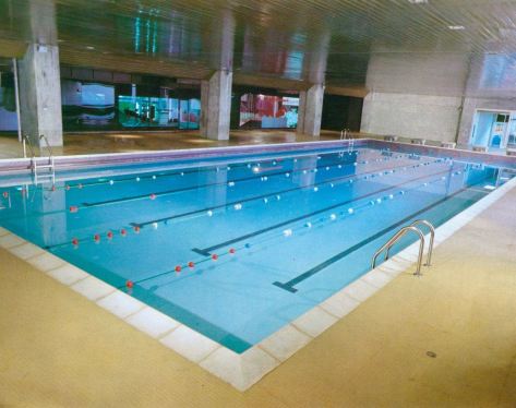 Piscina del Parque Central.jpg