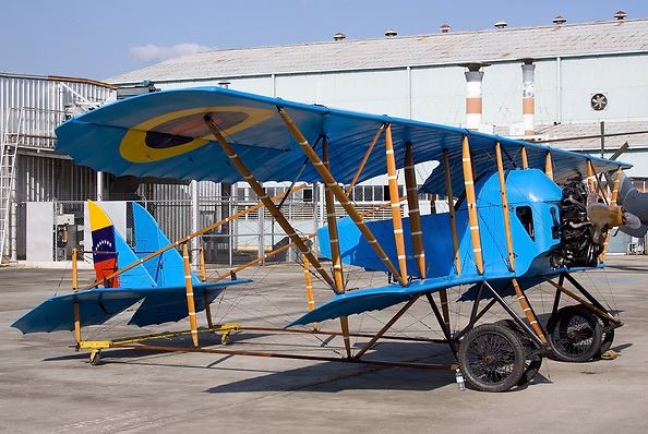 Se inaugura el Museo Aeronáutico.jpg