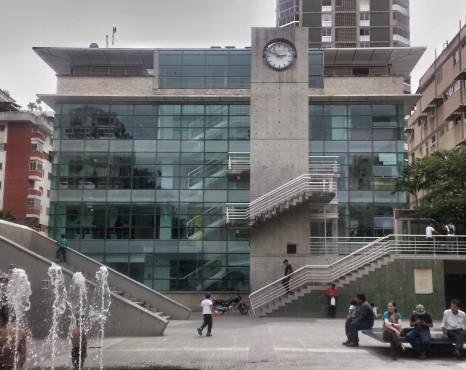 Centro de Especialidades Médicas Los Palos Grandes.jpg