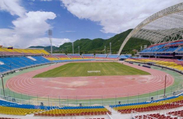 Complejo Polideportivo Puerto La Cruz.jpg