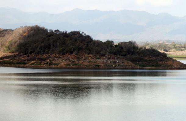 Embalse Tres Rios.jpg