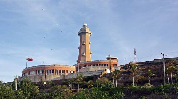 Faro de Punta Ballena.jpg