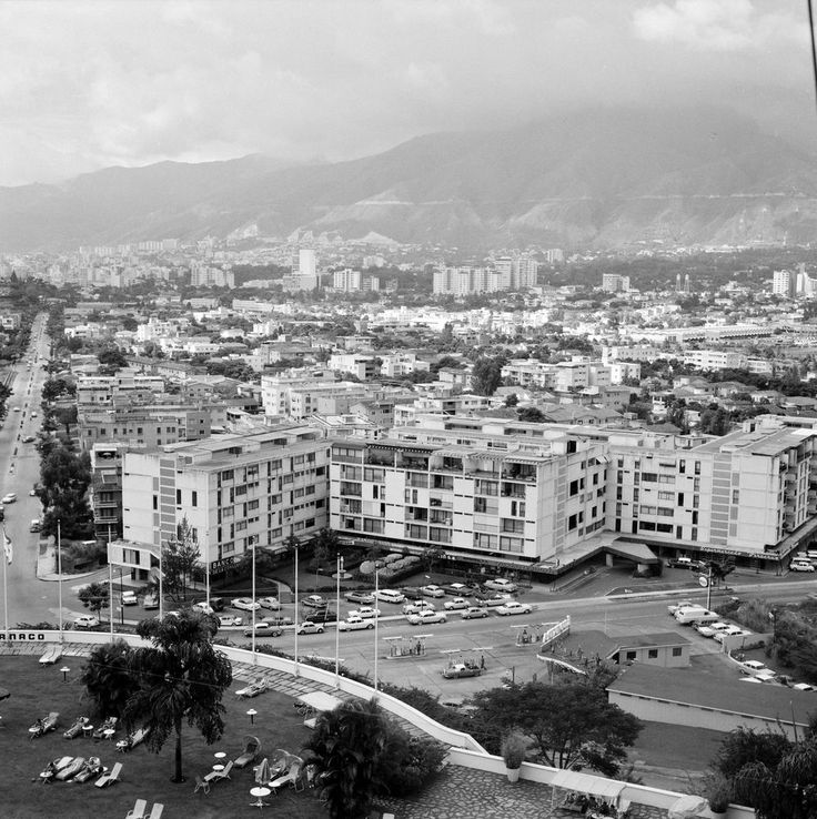 1961 Caracas desde el Tamanaco.jpg